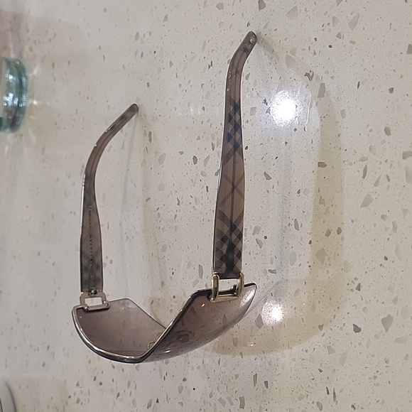 Burberry 3043 1084/11 Sunglasses - Picture 2 of 7